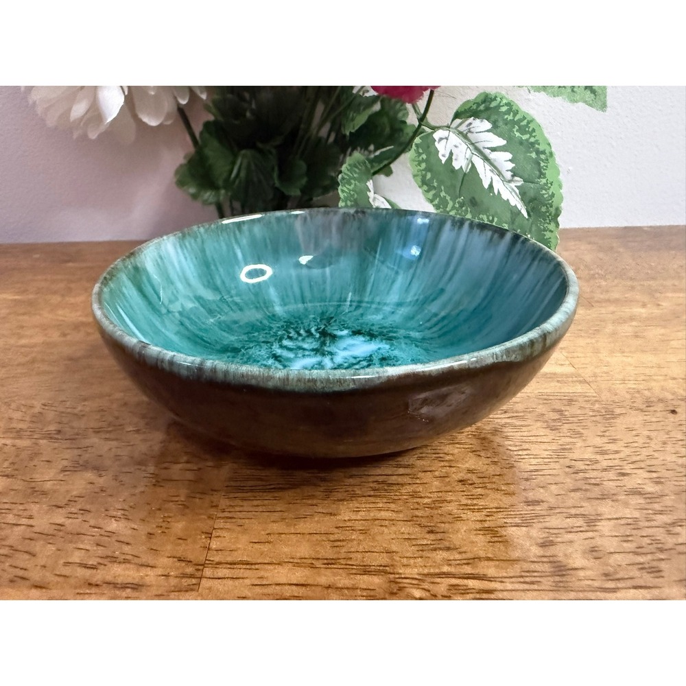 Vintage Blue‎ Mountain Pottery Drip Glaze Bowl Canada Studio Art Pottery Retro